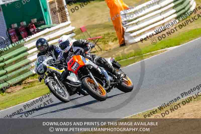 Vintage motorcycle club;eventdigitalimages;mallory park;mallory park trackday photographs;no limits trackdays;peter wileman photography;trackday digital images;trackday photos;vmcc festival 1000 bikes photographs